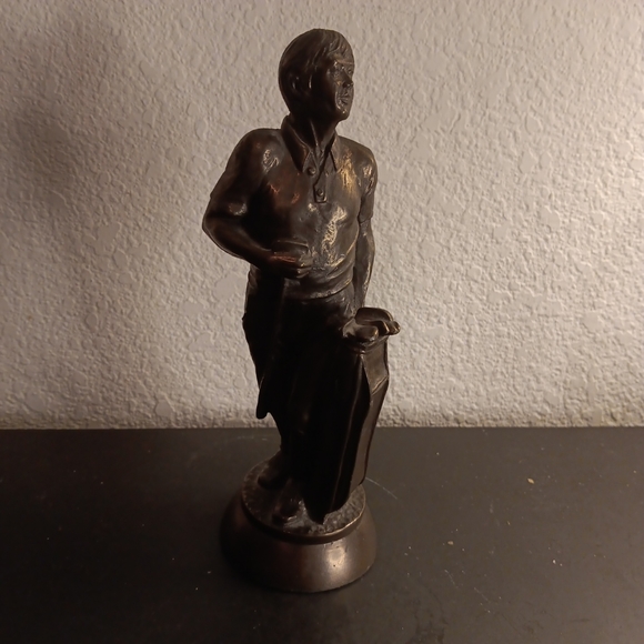 GORGEOUS NEW Austin Sculpture 9" Bronzed Golfer Figurine. - Picture 7 of 7